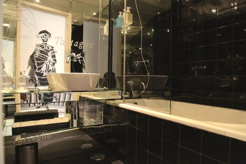 Teatro Boutique Rooms & Suites