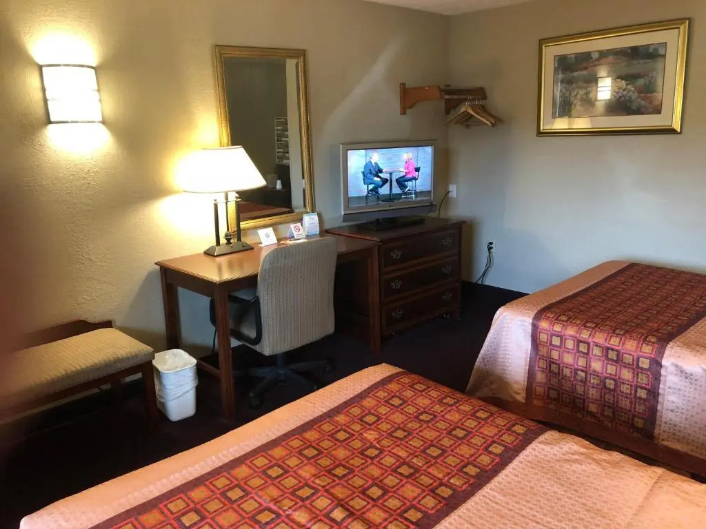Travel Inn & Suites Flemington