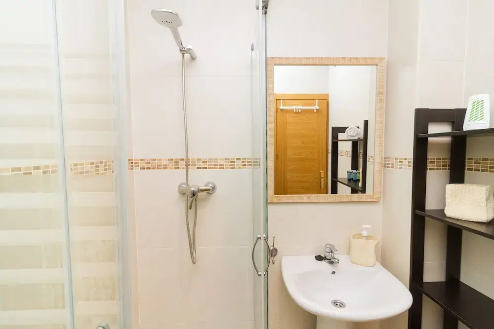 Calle Mezquitilla - Spacious Apartment by La Recepción