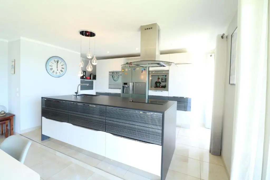 Fantastic sea view for this 2 bedroom up to 6 people 327