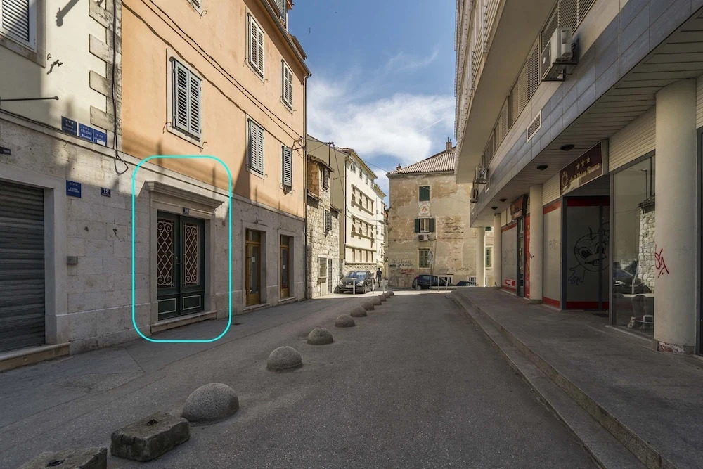 Luxury apartment Toni with patio in the heart of Split
