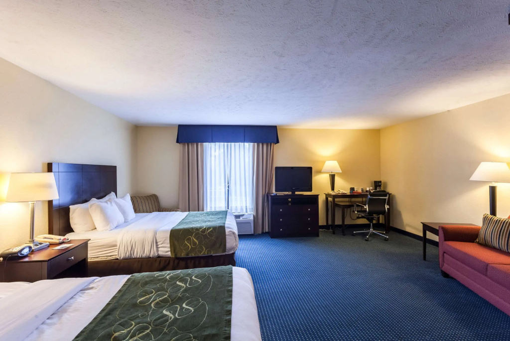 Comfort Suites East Lincoln - Mall Area