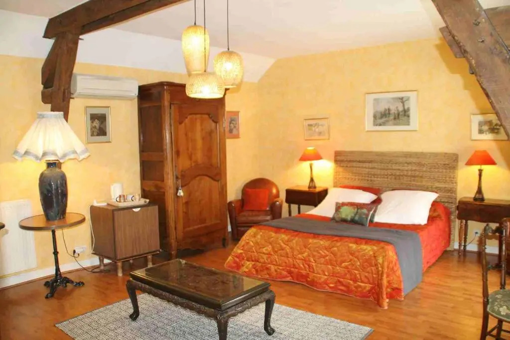 chambres dhotes : La cour dEtrepy