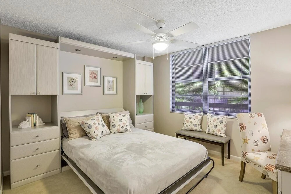 Condo in community with beach access, pool and tennis