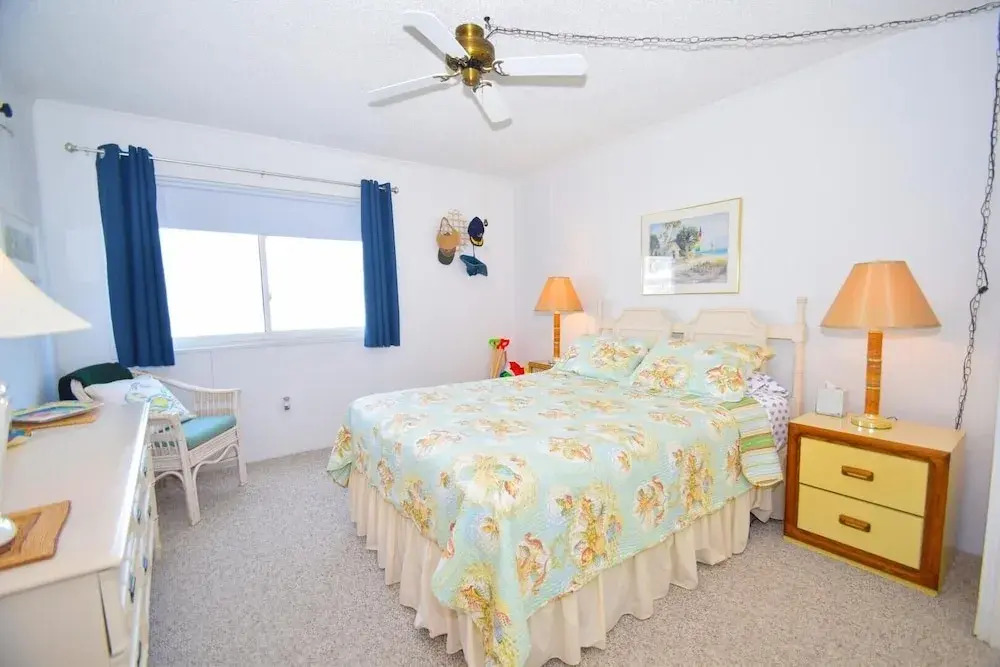 Bridgepoint Ii 5d 2 Bedroom Condo by RedAwning