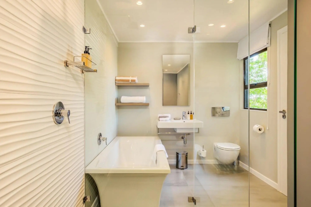 Beautiful 1 Bedroom Apartment With Private Balcony