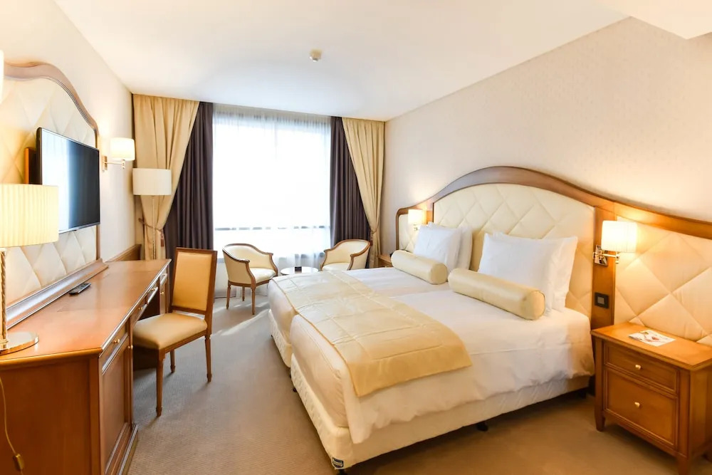 Hotel 2 Fevrier