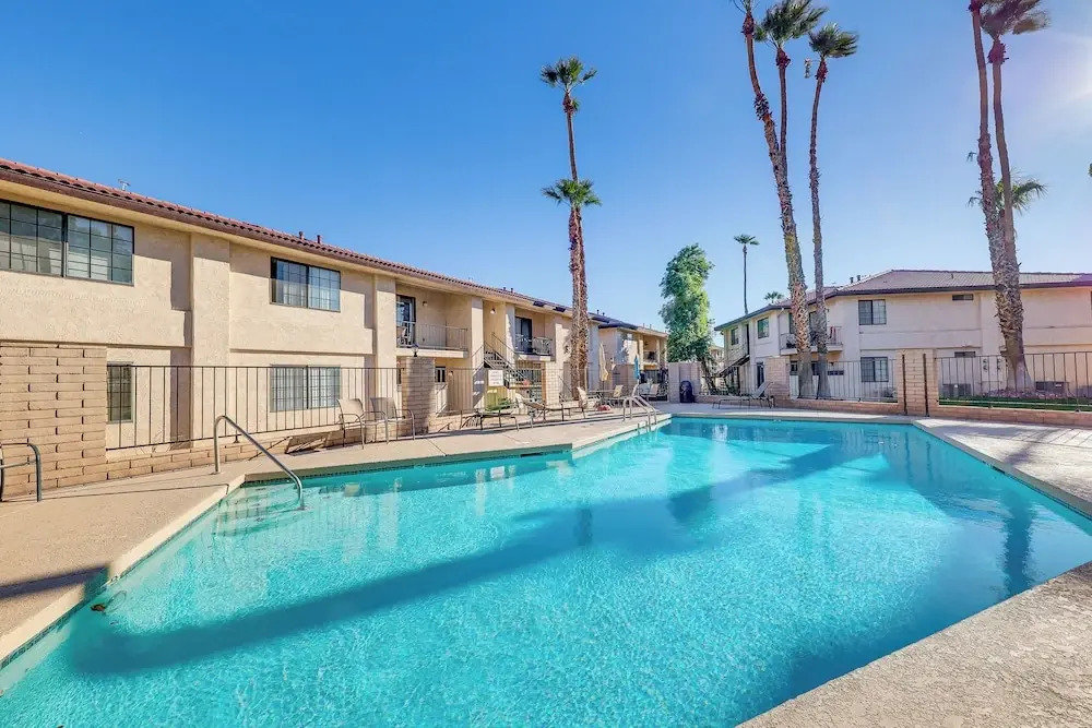 Ground-level Getaway: 3 Mi to Bullhead City Parks