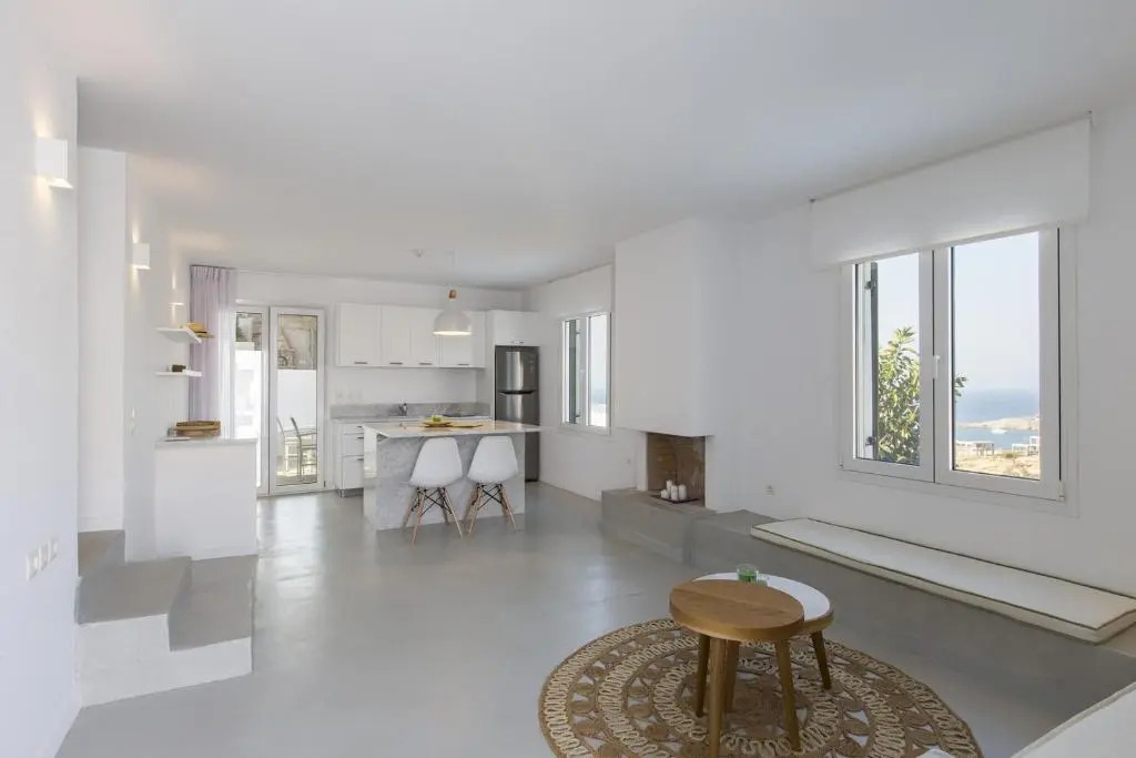Modern home with 2 apartments, a swimming pool and sea view, in the area of Koundouros