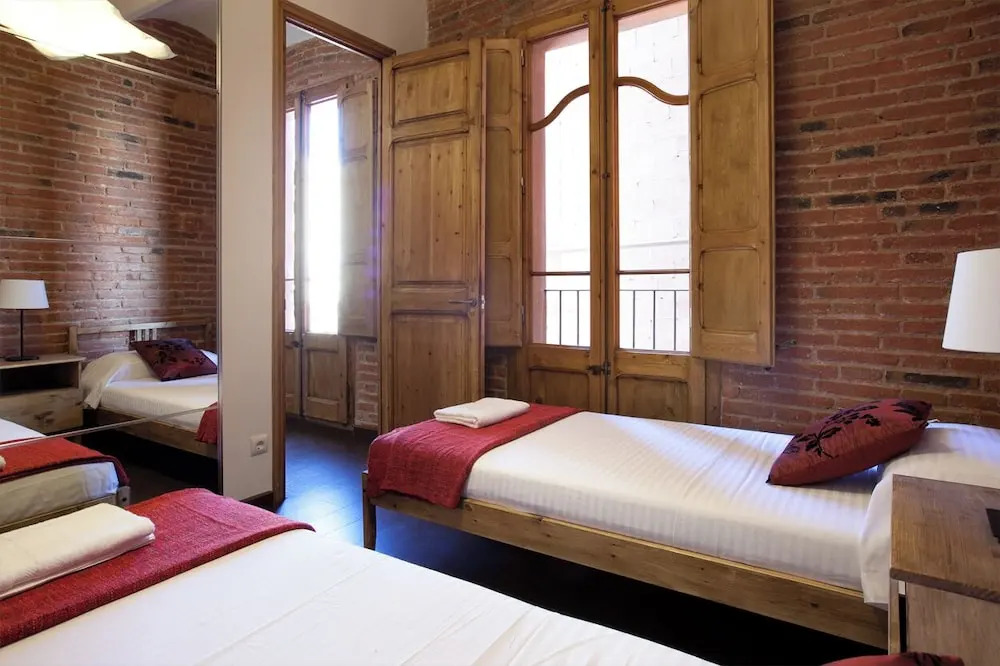 Bright Apartment Near Sagrada Familia