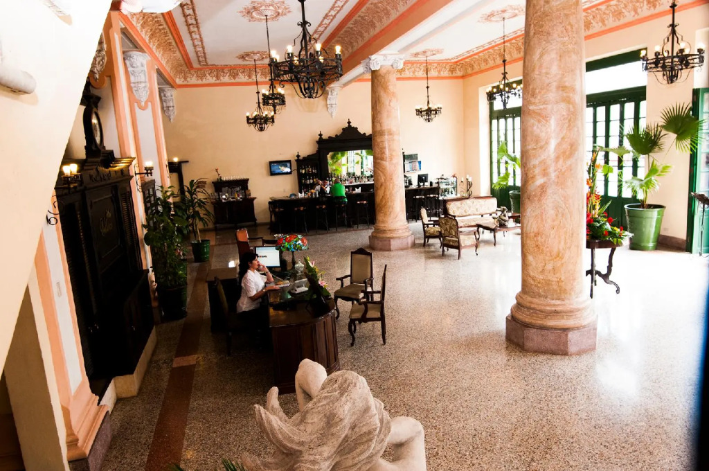 Hotel E Velasco