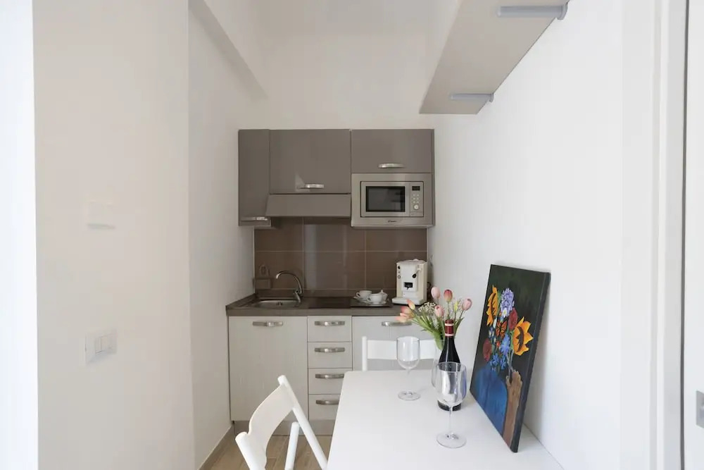 MA RI Apartments