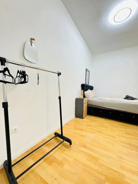 Urban 10BR Retreat Near Rathausplatz