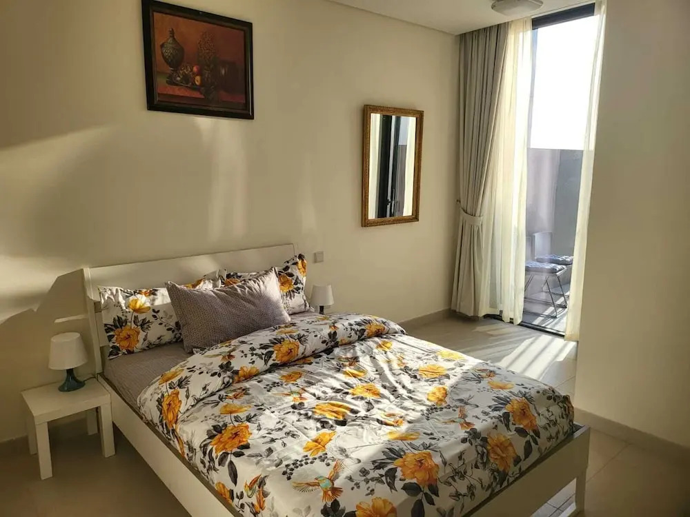 B411 Furnished Apartment With Maidroom