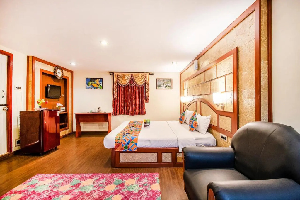 FabHotel Roshan Residency - Nr Kurinji Andavar Temple
