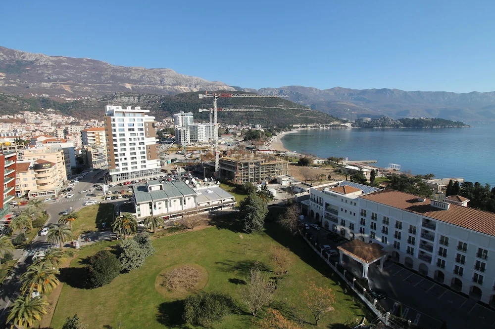 Fontana lux apartments