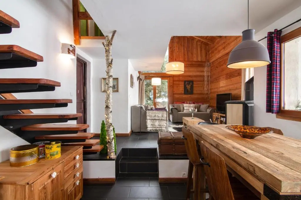 Warm & Cosy 3BR Chalet w/ Fireplace in Nature
