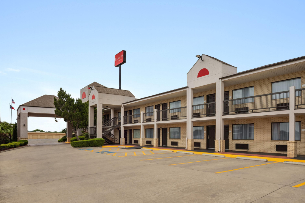 Ramada by Wyndham San Antonio Near SeaWorld - Lackland AFB