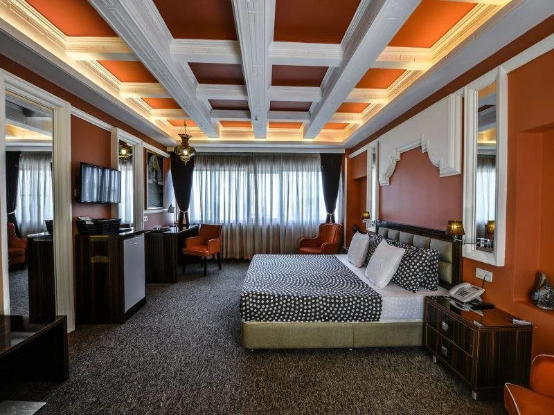 Niloo Hotel