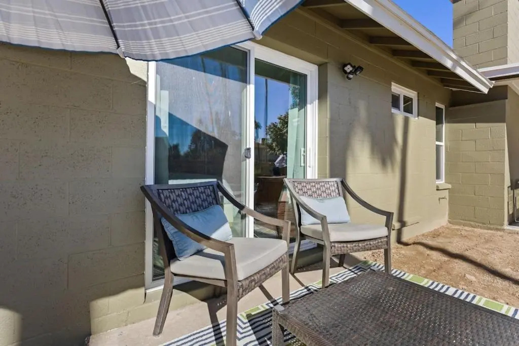Modern and Stylish Remodeled 4 Bdrm w/ HTD Pool!