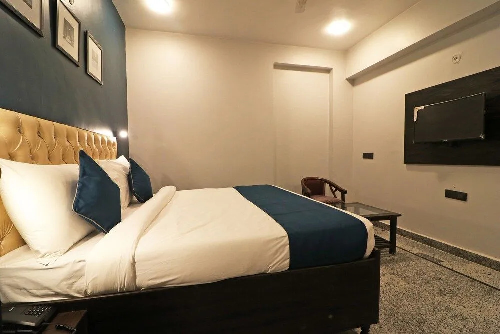 Silverkey Executive Stays 36995 Udhyog Marg