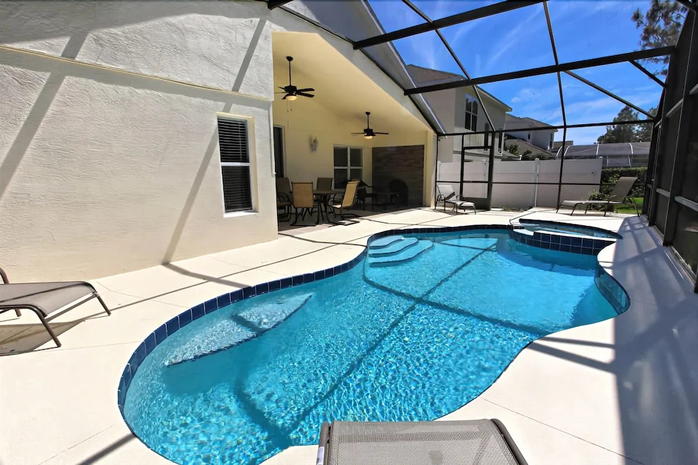 847 Troon Circle