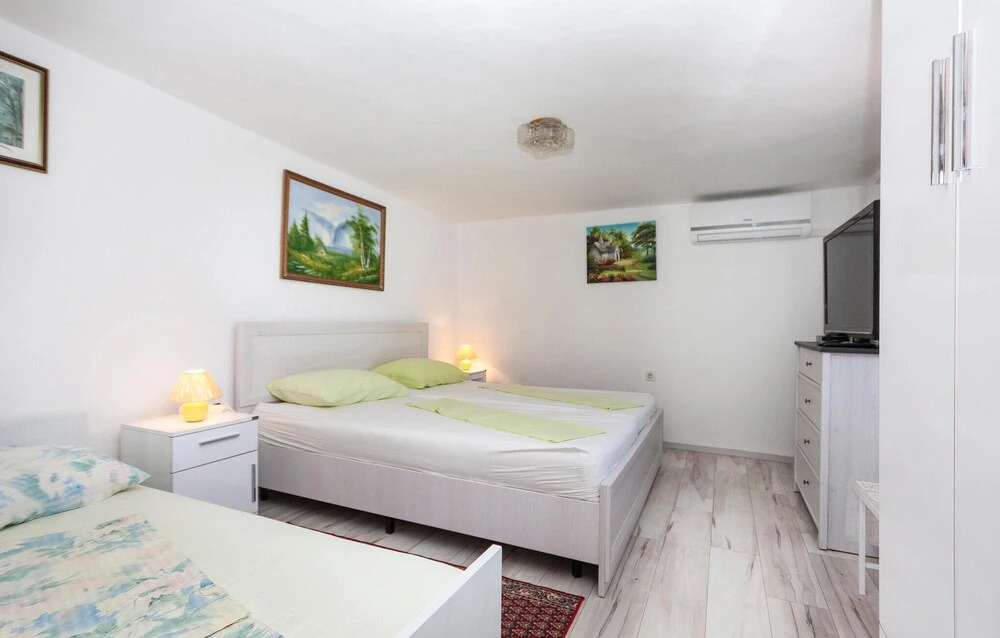 Amazing Home in Premantura With Wifi and 2 Bedrooms