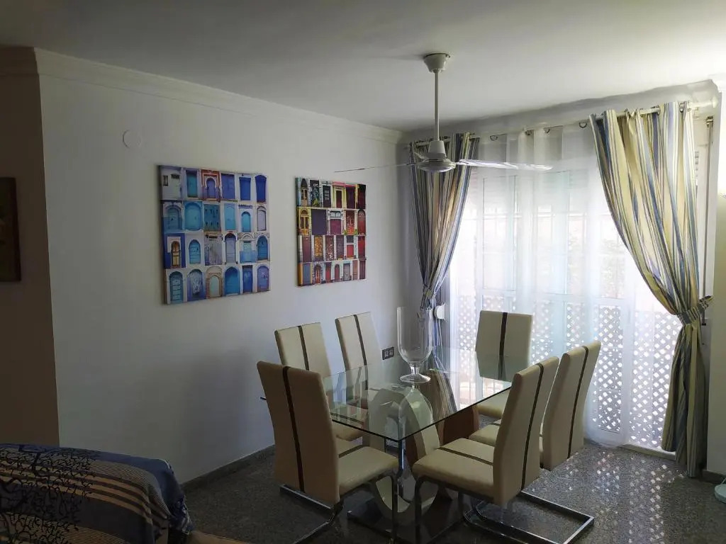La Carihuela, 1ª Línea, Playa, Fire Stick Amazon, Parking, 2 dorm, 5 pers