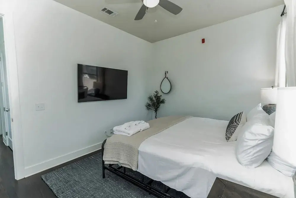 Couple's Retreat Near Vanderbilt University!