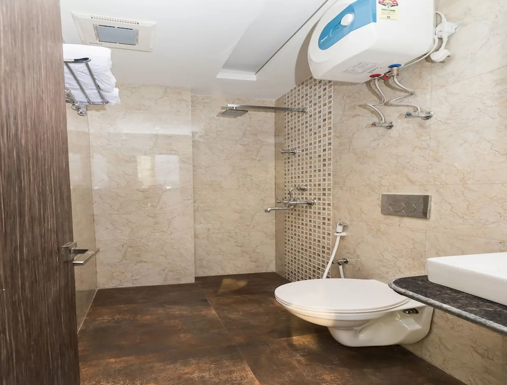 OYO 10614 Hotel Glassotel