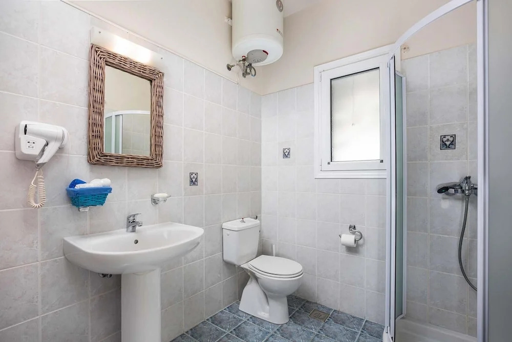Danai Villa - Charming Escape With Oceanside Views