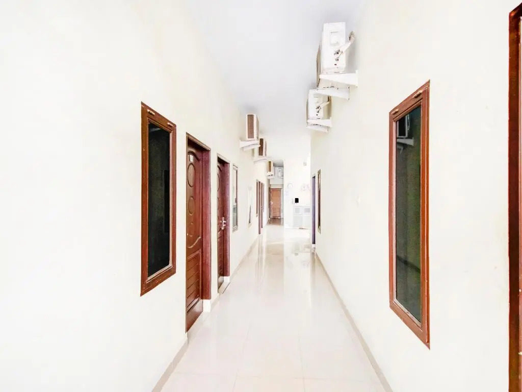 RedDoorz at Golden Gateway Medan