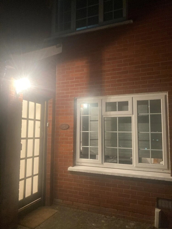 Entire Terraced two story redbrick house with parking in secluded cul de sac