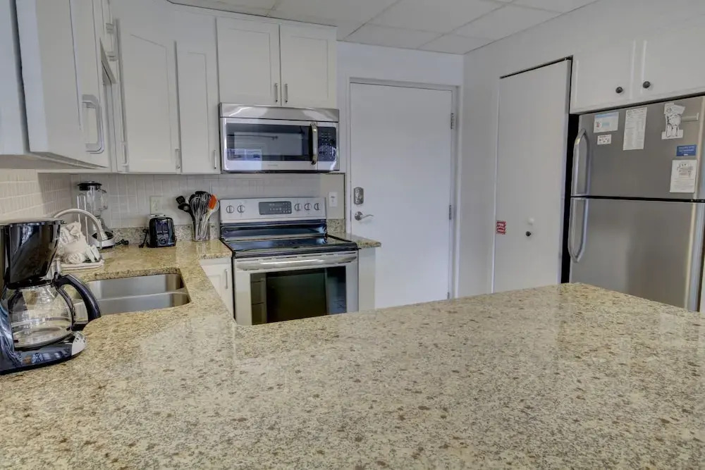 612 El Matador 1 Bedroom Condo by RedAwning