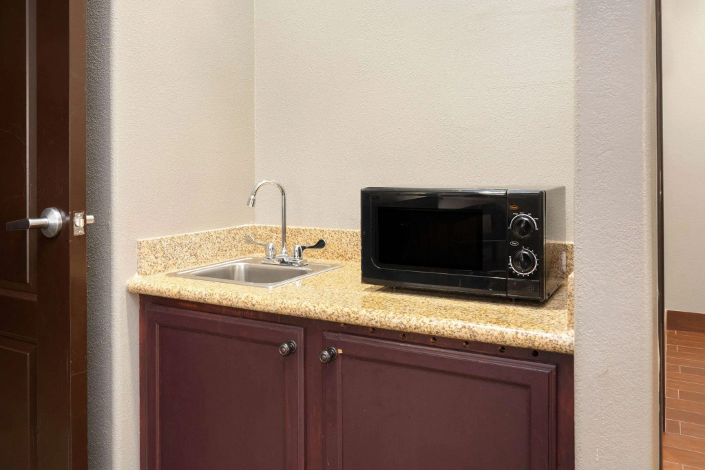 La Quinta by Wyndham Houston IAH Bush Intl Airport E