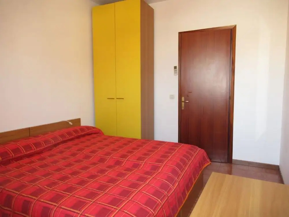 Beautiful 3 Room Apartment With Large Terrace AC in a Great Location by Beahost