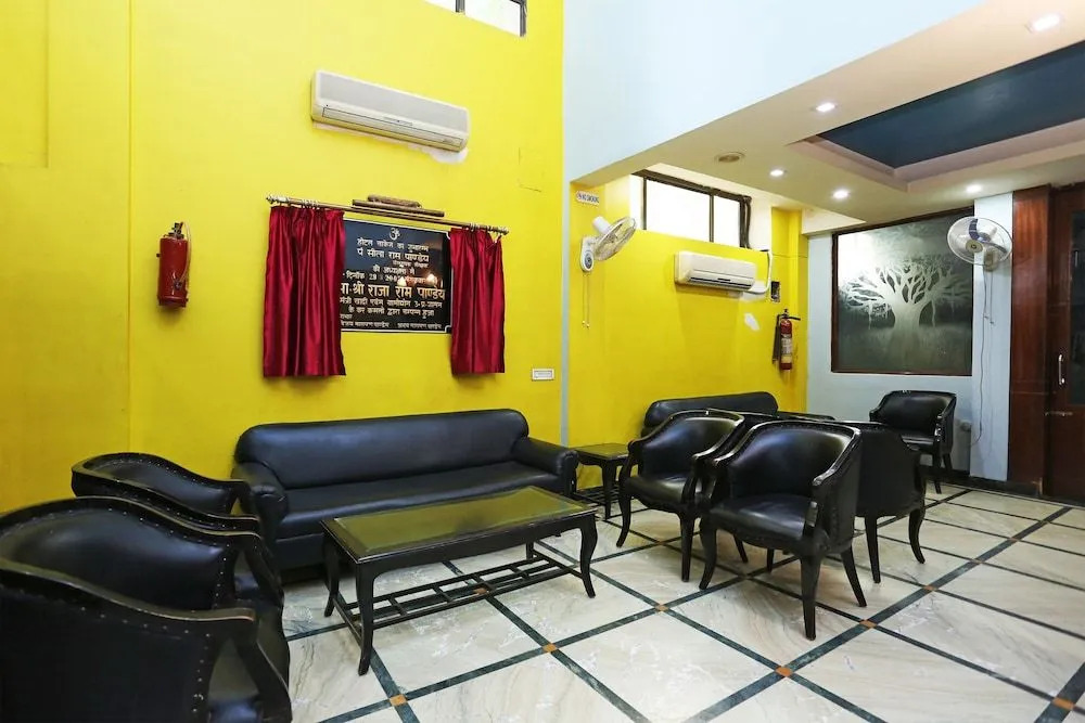 OYO 8178 Hotel Saket