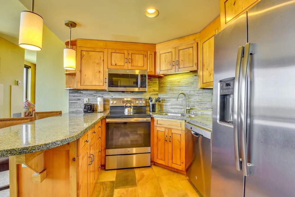 Park City Condo: Steps to Canyons Village & Skiing