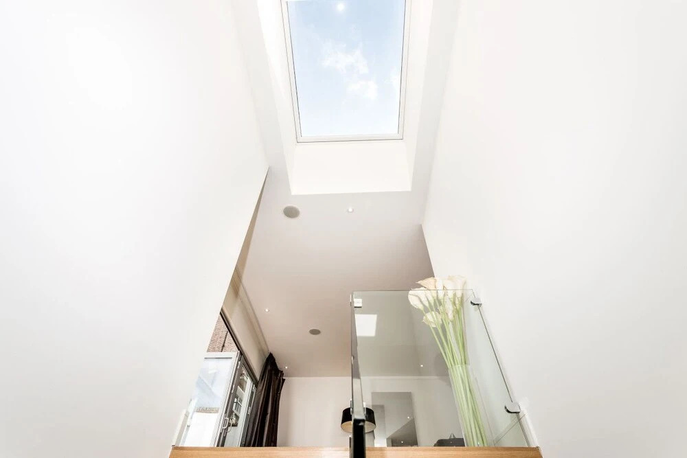 Ultra-luxurious 4BR home in Bayswater with gym, parking and private terrace