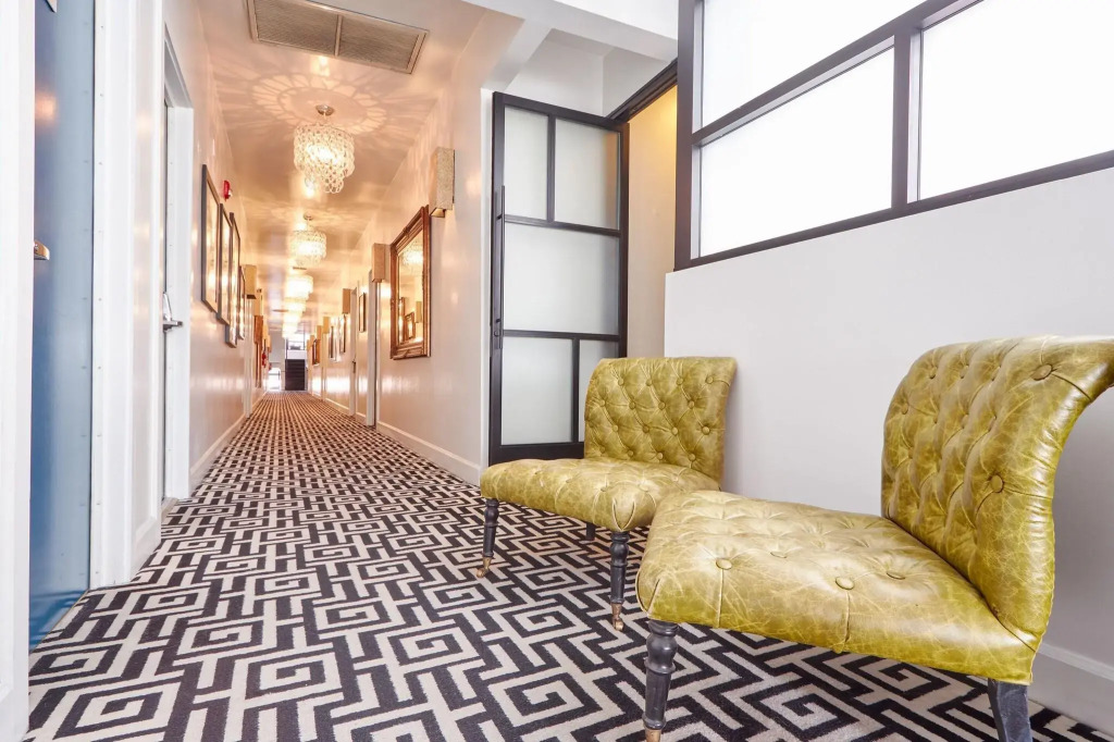 The Crescent Hotel Beverly Hills