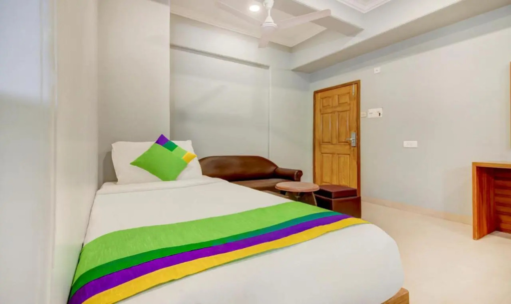 FabHotel Cruz Royale - Nr- Bandra West