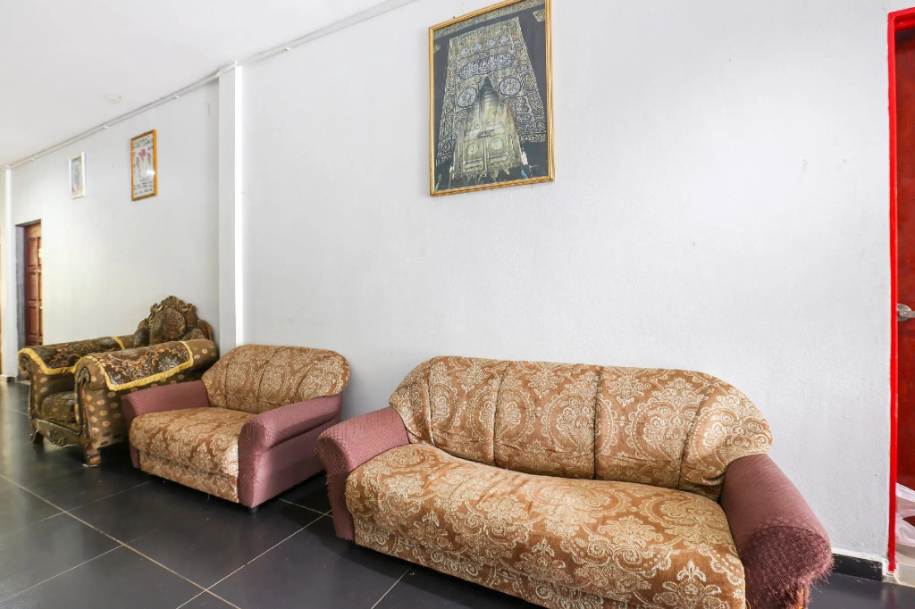 OYO 89933 Nun Hotel
