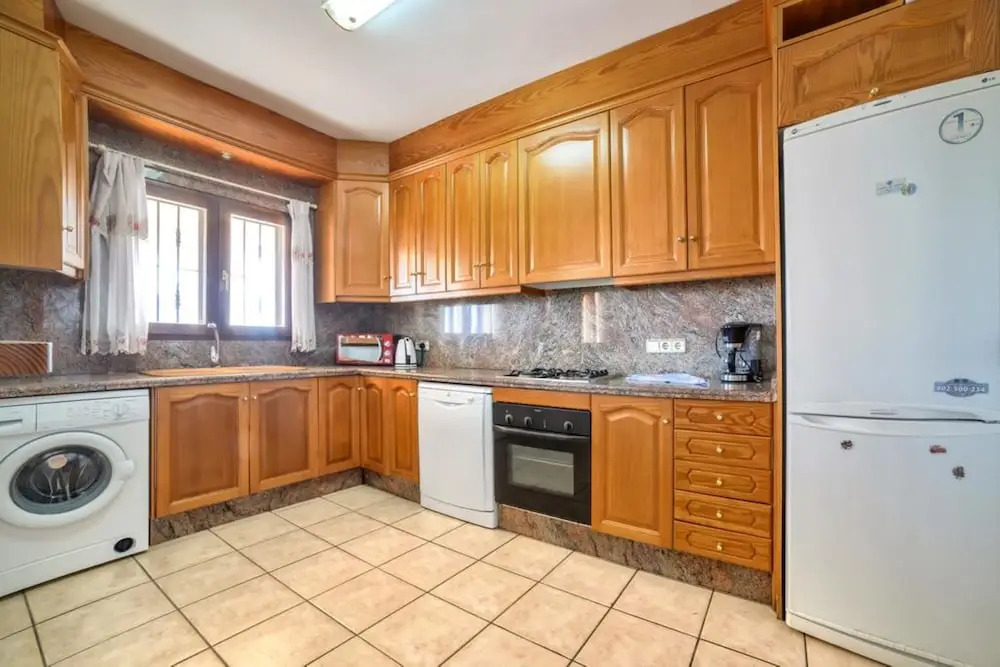 Villa - 6 Bedrooms with Pool and WiFi - 106408