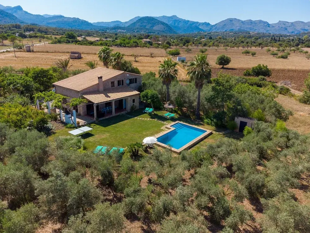 Villa in Alcudia With Private Pool & Terrace