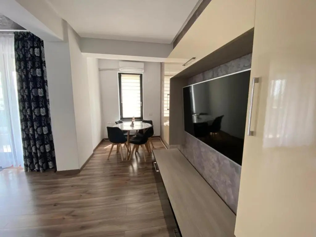 Beach Land Apartments 4