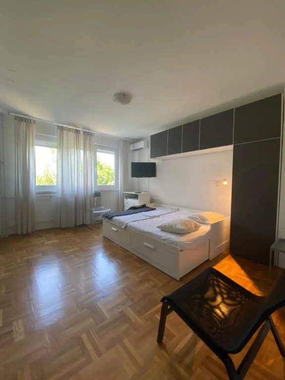 West vibes apartment