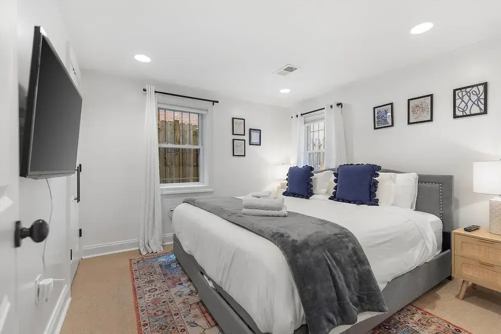 Sweet 2-br Retreat By Capitol Hill
