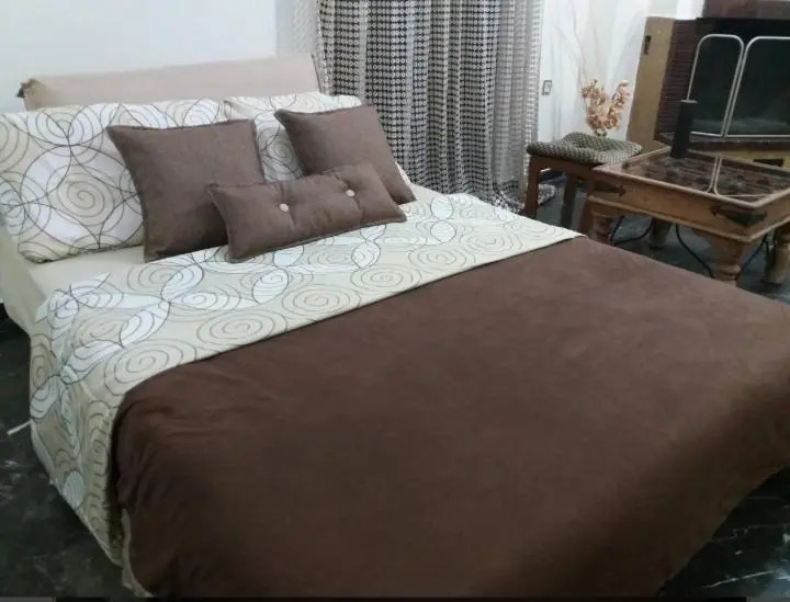 Comfortable 4th fl flat ideal for up to 8 people