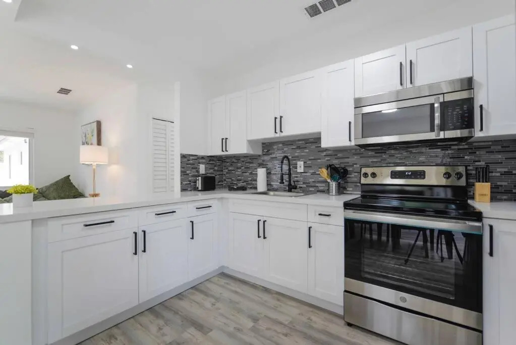 *Beautiful Family House 3 bd/2 bathrooms+backyard*