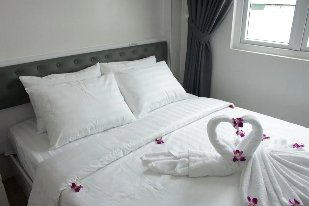 DRAGON HOTEL 1